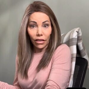 Rock Me by the Wig Company in shade F8/26